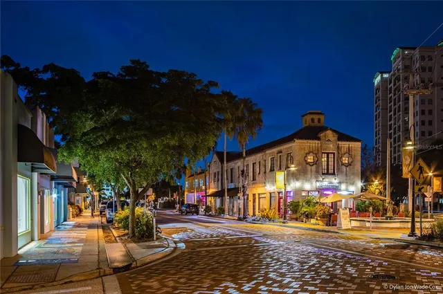 $12,000 | 1155 North Gulfstream Avenue, Unit 1607, Sarasota, FL 34236