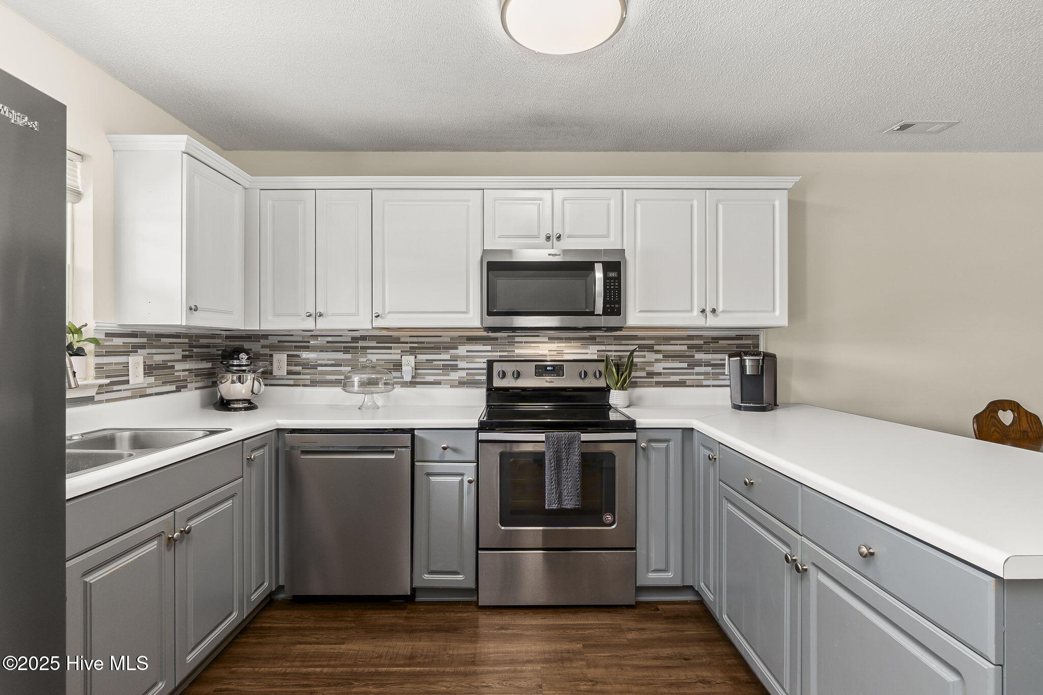 601 Peletier Loop Road Peletier, NC 28584 - Photo 5 of 33 Kitchen w/ peninsula seating