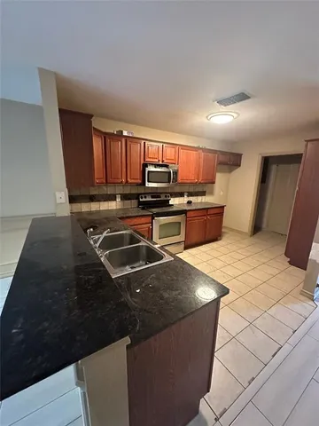 $2,100 | 3812 Vista Mar Drive, Fort Worth, TX 76040