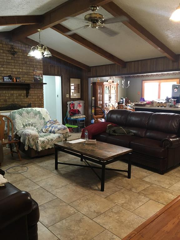 13403 Highway 157 Haughton, LA 71037 - Photo 17 of 40 a living room with furniture