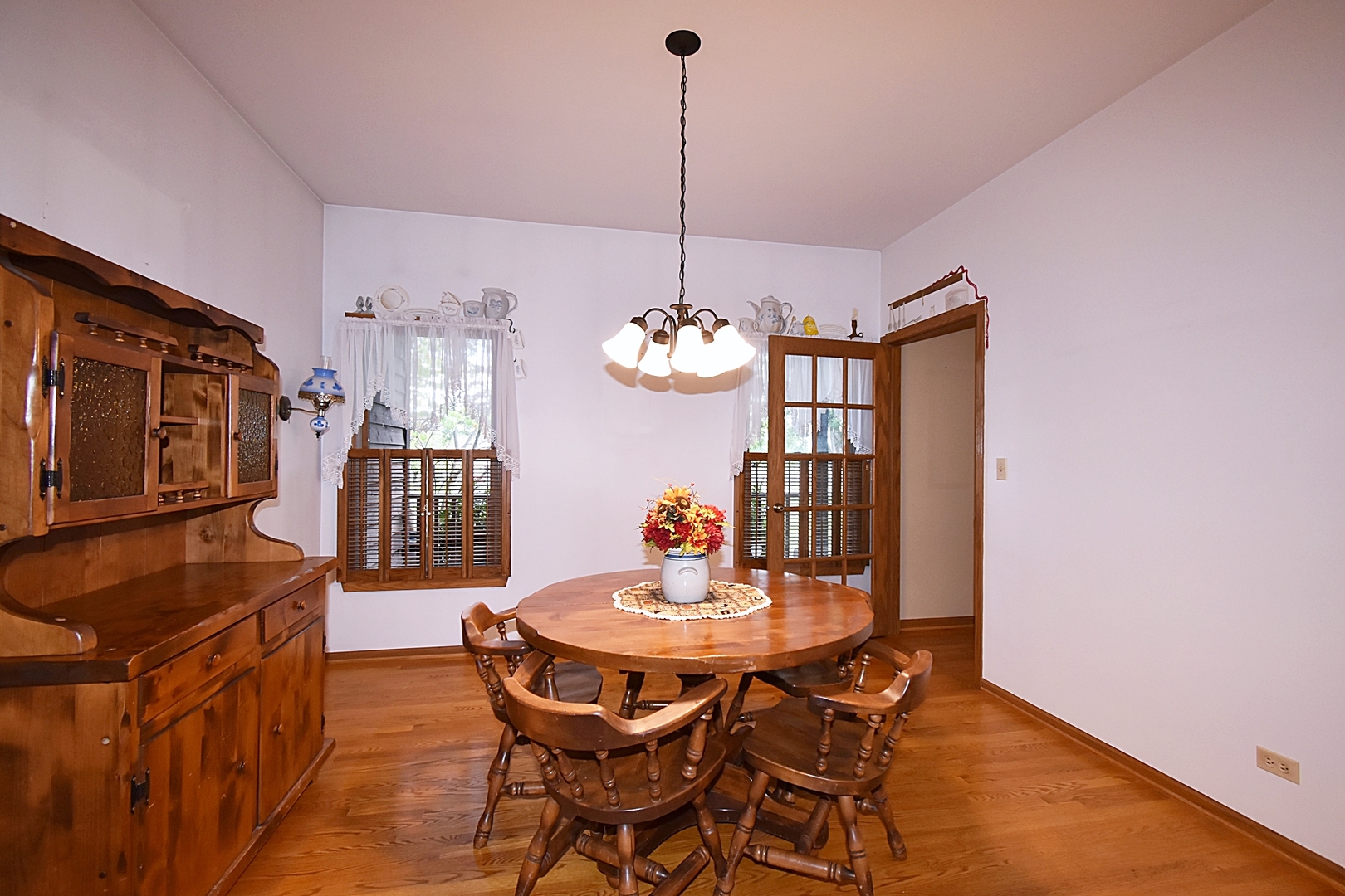 1590 Church Road Aurora, IL 60505 - Photo 11 of 48 Gallery Image 11