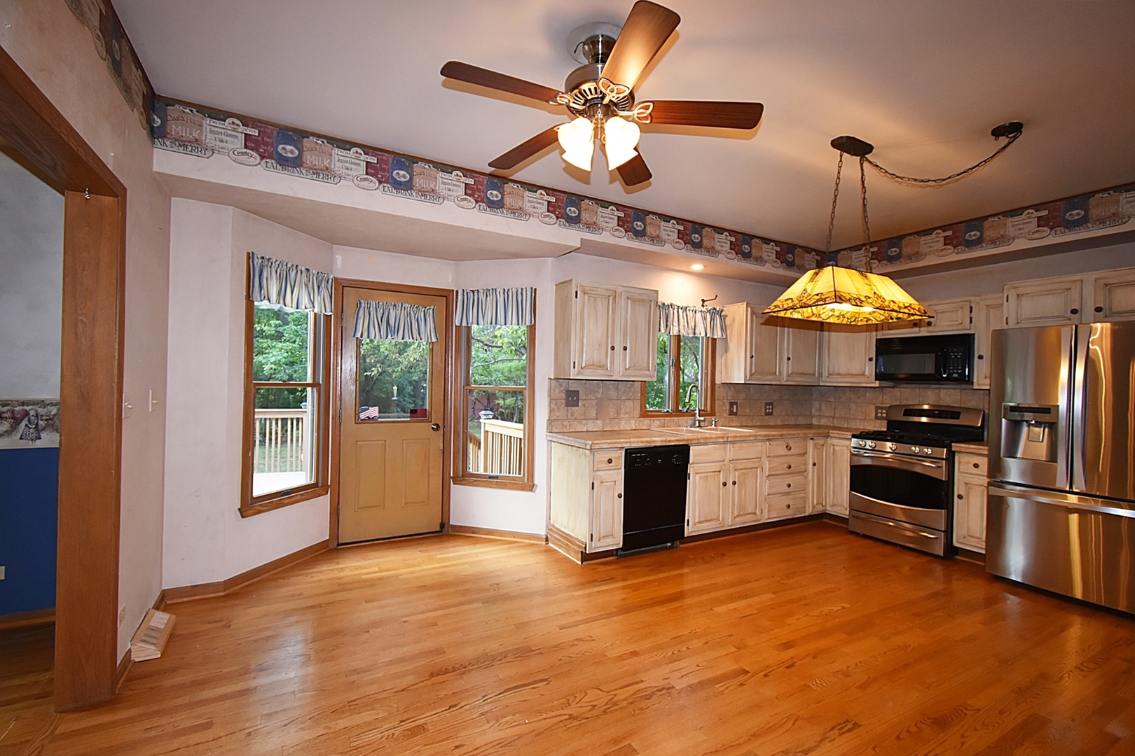 1590 Church Road Aurora, IL 60505 - Photo 15 of 48 Gallery Image 15