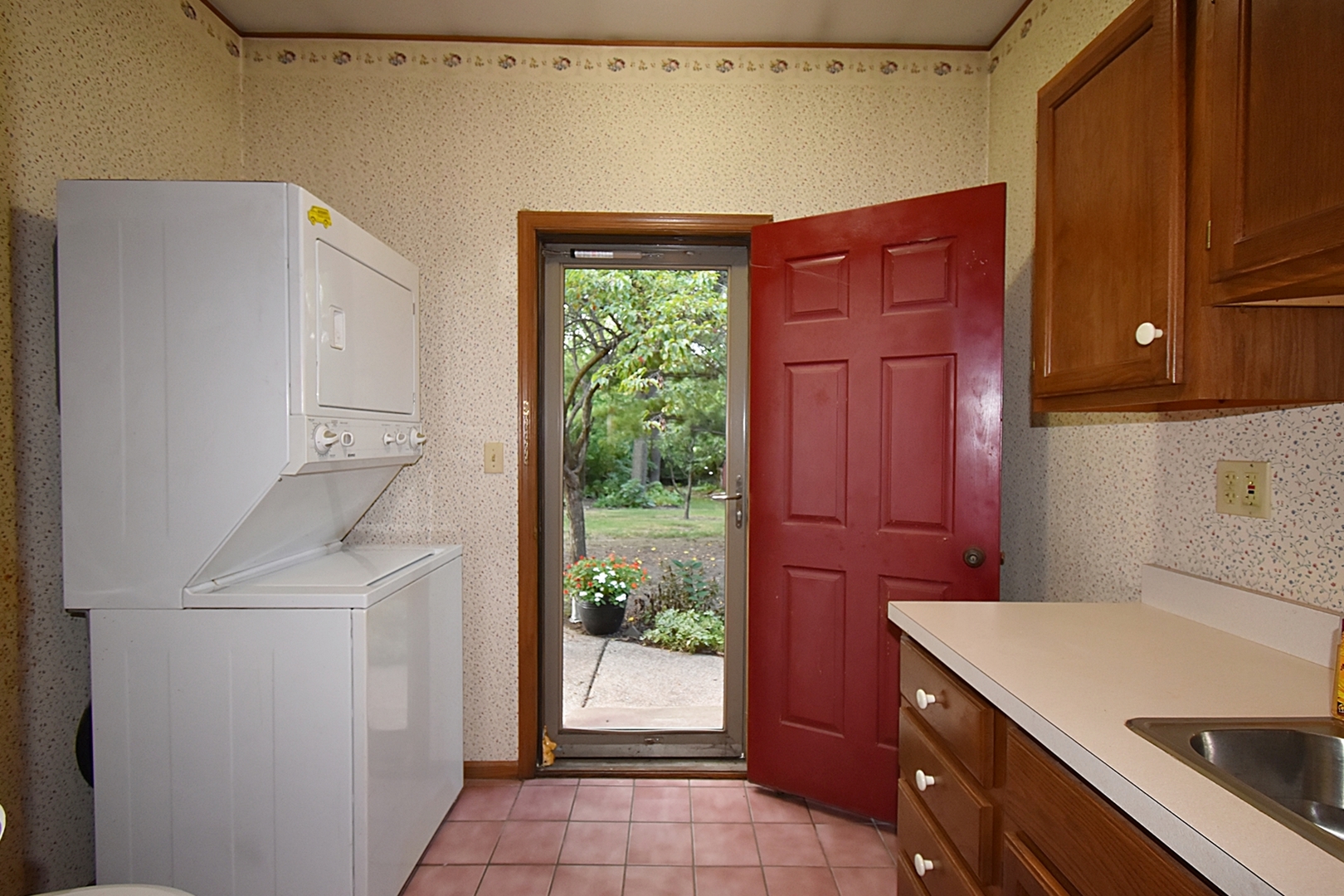 1590 Church Road Aurora, IL 60505 - Photo 19 of 48 Gallery Image 19