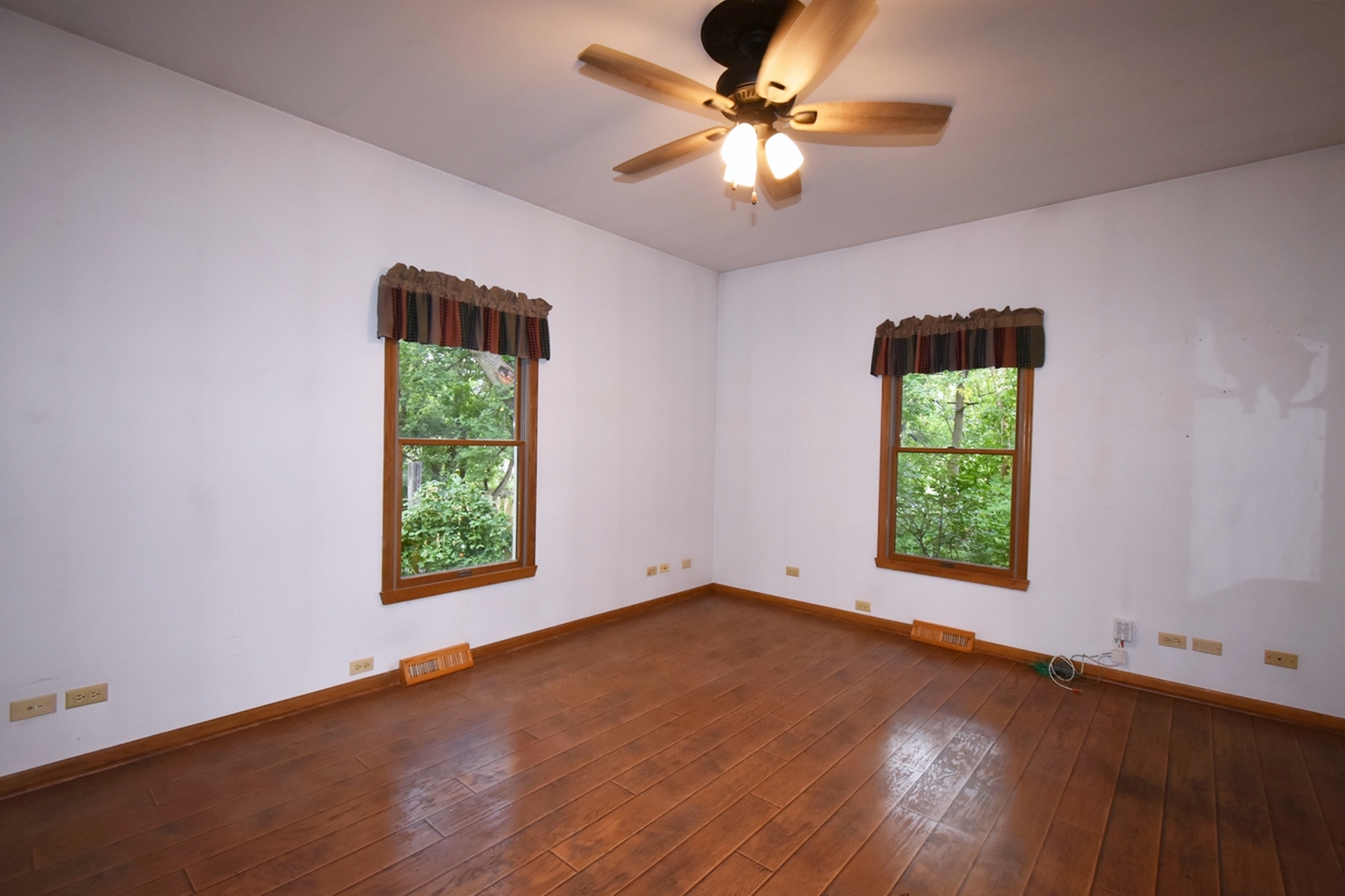 1590 Church Road Aurora, IL 60505 - Photo 21 of 48 Gallery Image 21