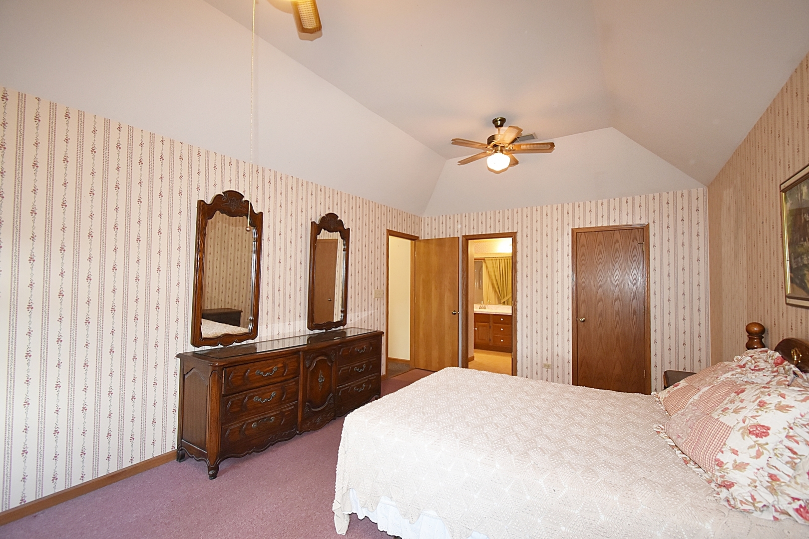 1590 Church Road Aurora, IL 60505 - Photo 27 of 48 Gallery Image 27