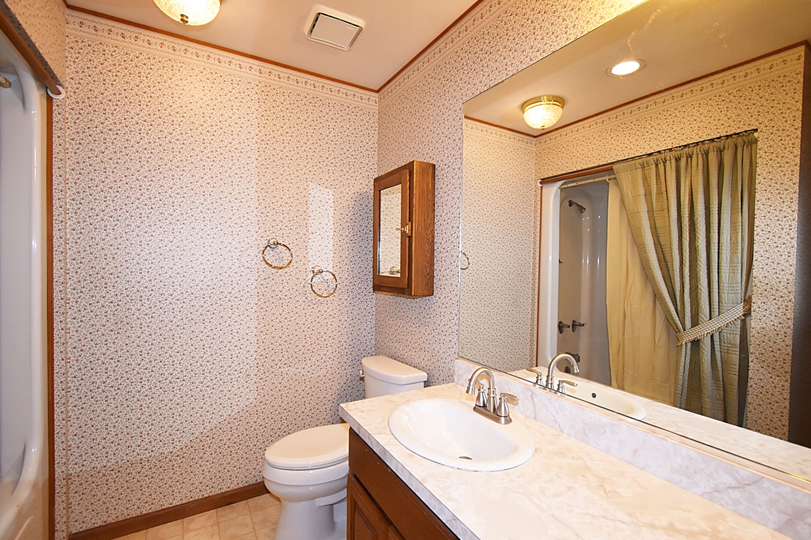 1590 Church Road Aurora, IL 60505 - Photo 29 of 48 Gallery Image 29