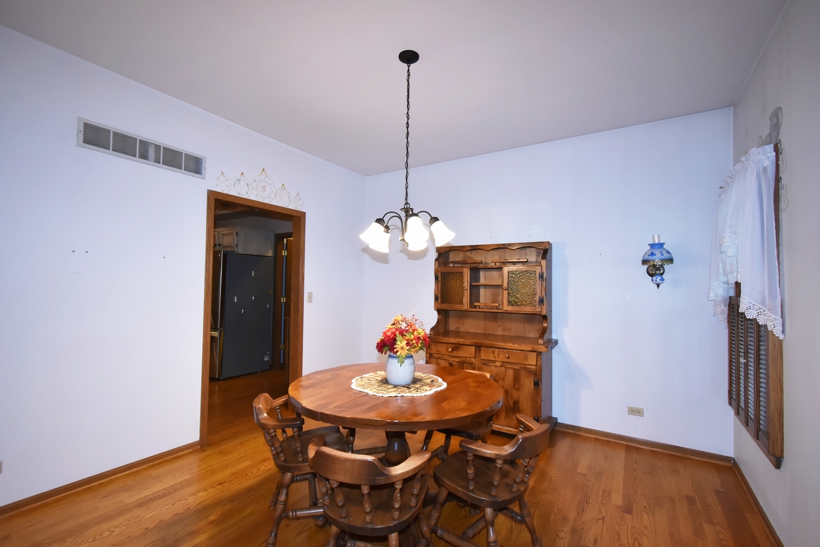 1590 Church Road Aurora, IL 60505 - Photo 10 of 48 Gallery Image 10