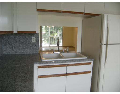 9272 Southwest 3rd Street, Unit 410 Boca Raton, FL 33428 - Photo 3 of 9 Kitchen