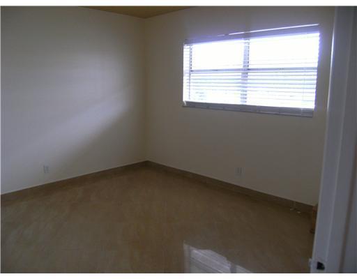 9272 Southwest 3rd Street, Unit 410 Boca Raton, FL 33428 - Photo 5 of 9 Bedroom