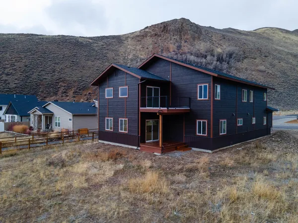 $1,100,000 | 124 Cowcatcher Loop, Bellevue, ID 83313