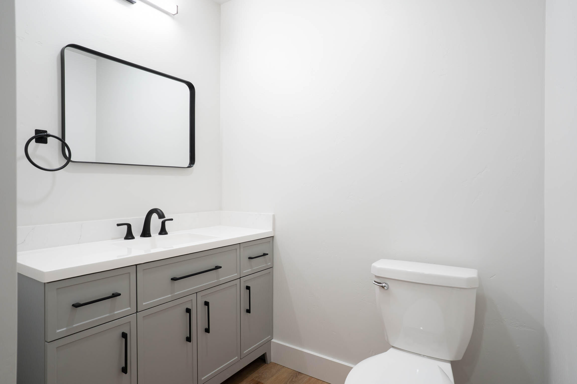 124 Cowcatcher Loop Bellevue, ID 83313 - Photo 28 of 57 Bedroom 2 ensuite Bathroom 2