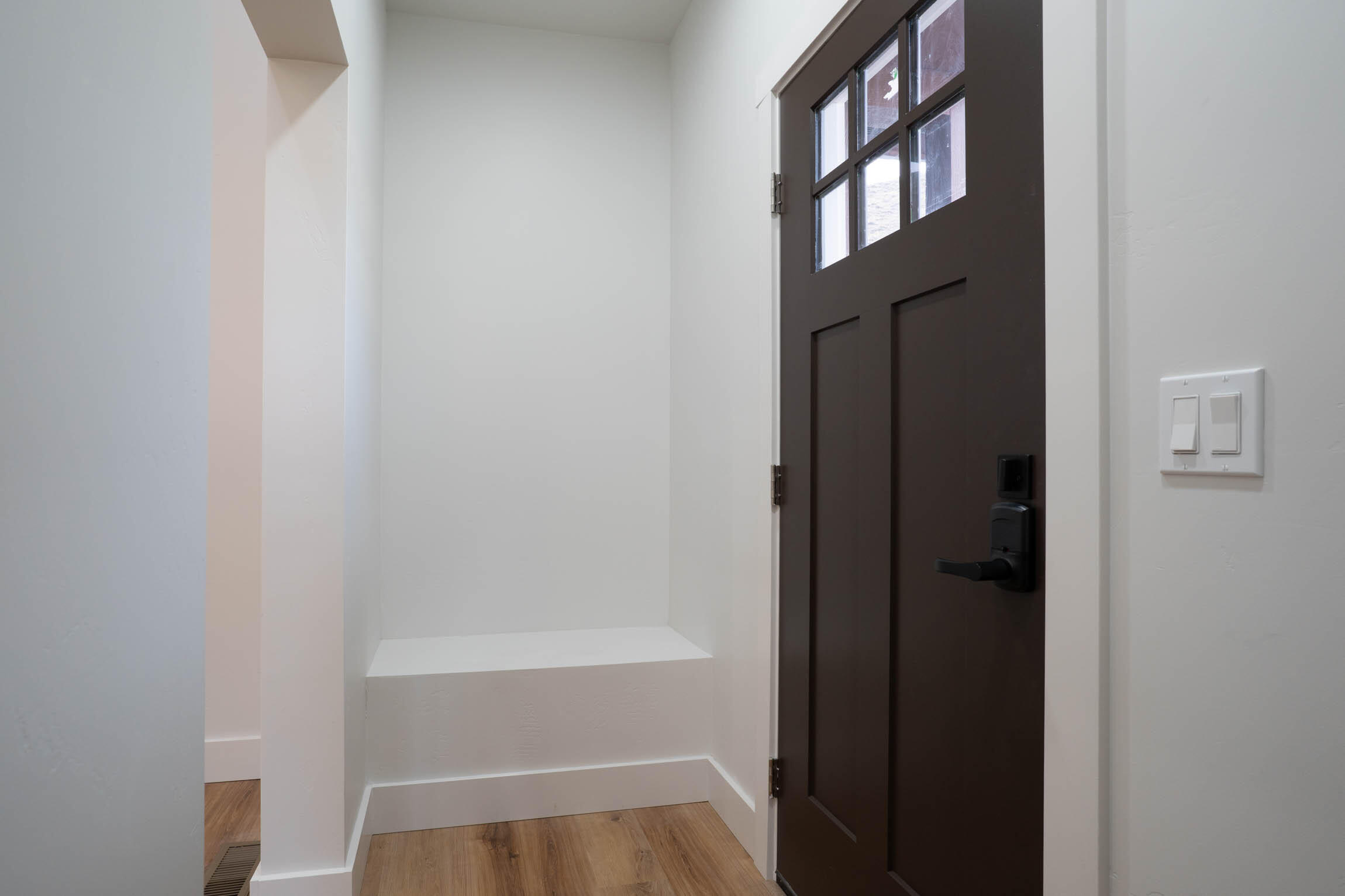 124 Cowcatcher Loop Bellevue, ID 83313 - Photo 42 of 57 Entrance with Bench