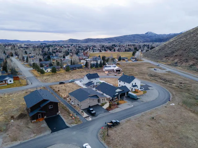 $1,200,000 | 124 Cowcatcher Loop, Bellevue, ID 83313
