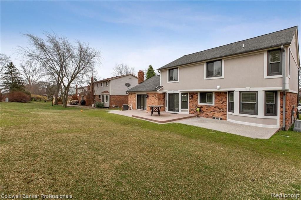 548 Rolling Green Circle Rochester Hills, MI 48309 - Photo 39 of 65