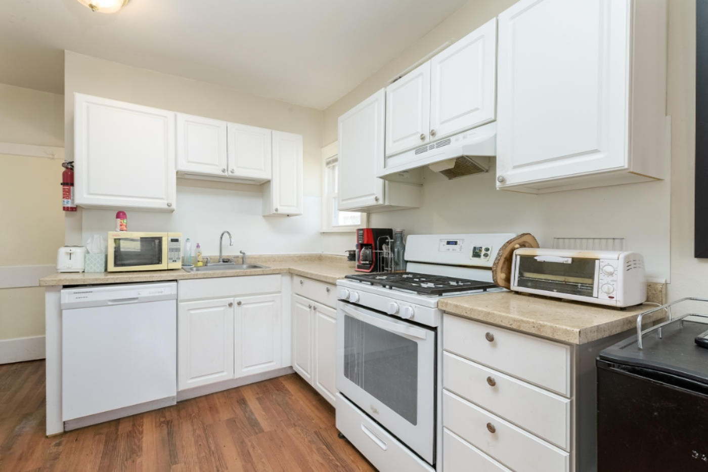 511 Reed Street Kalamazoo, MI 49001 - Photo 4 of 10 Reed_Ave_511_Kalamazoo_49001-8