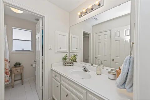 $472,000 | 5011 Inker Street, Houston, TX 77007