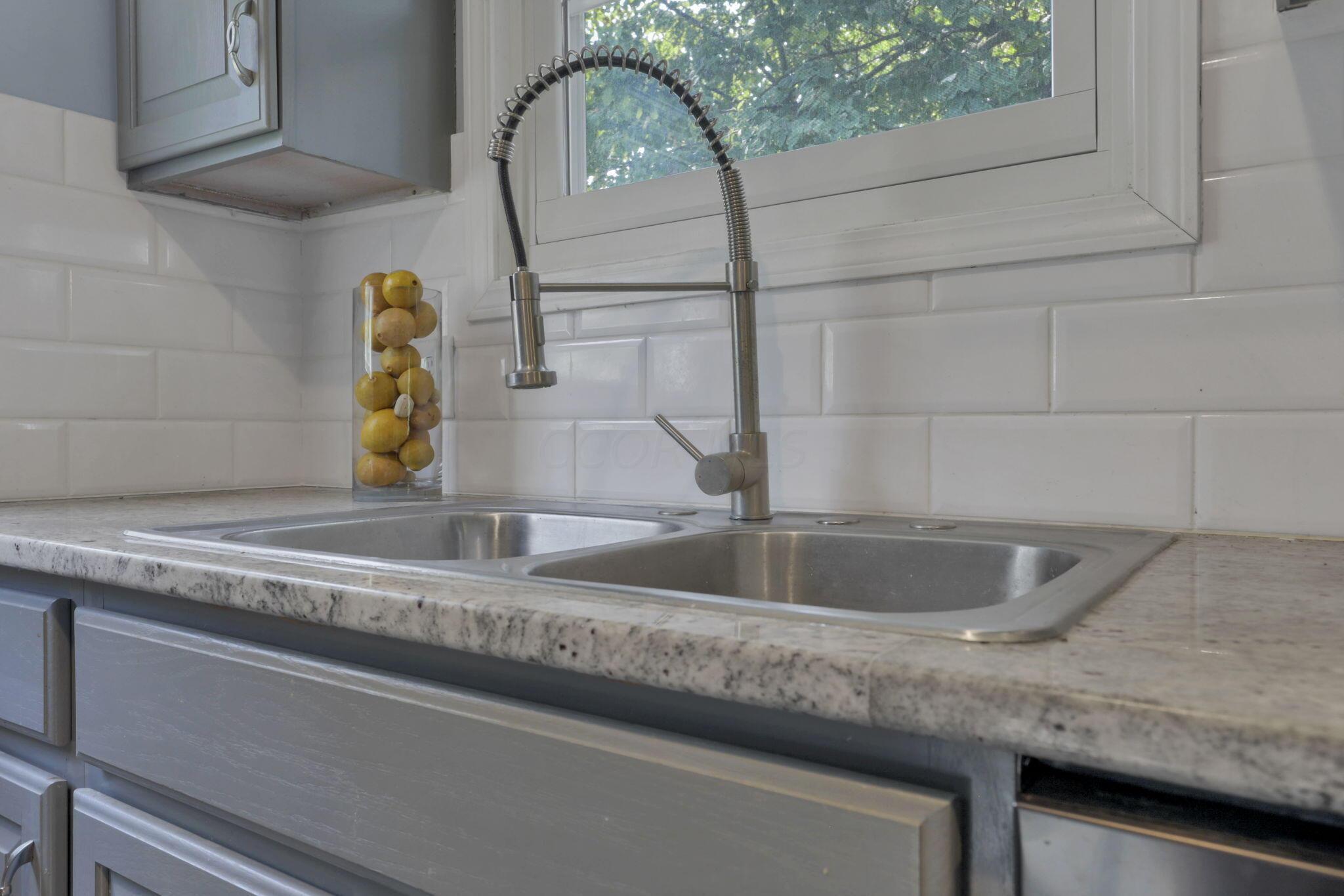 930 Hibbs Road Grove City, OH 43123 - Photo 13 of 45 Kitchen