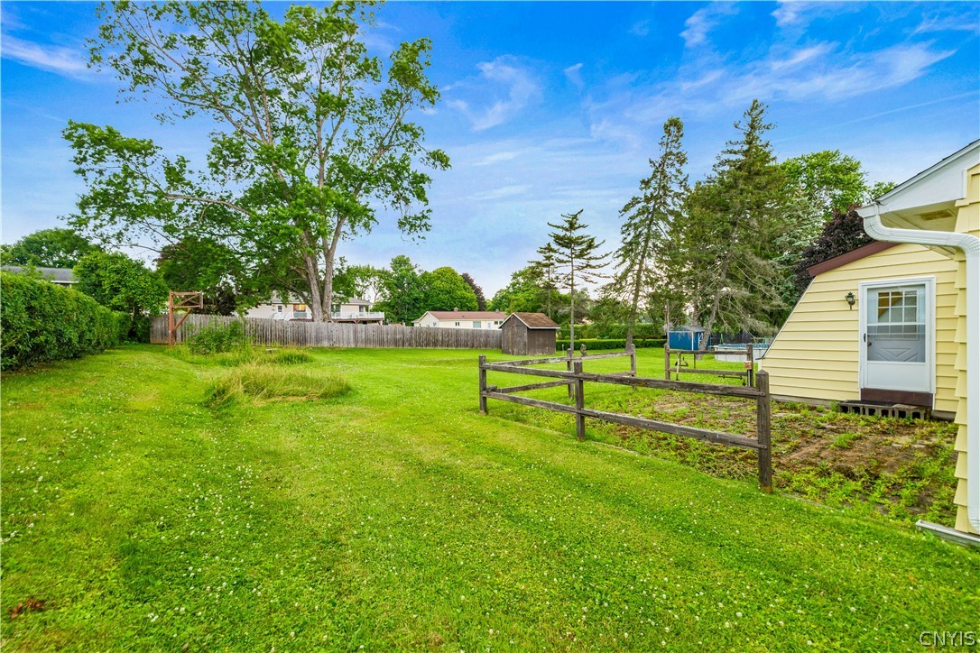 6 Roman Road New Hartford, NY 13413 - Photo 5 of 27