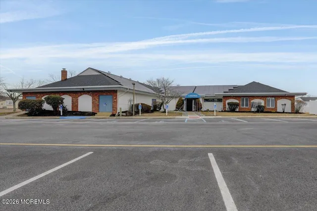 $400,000 | 2 Van Gogh Street, Toms River, NJ 08757