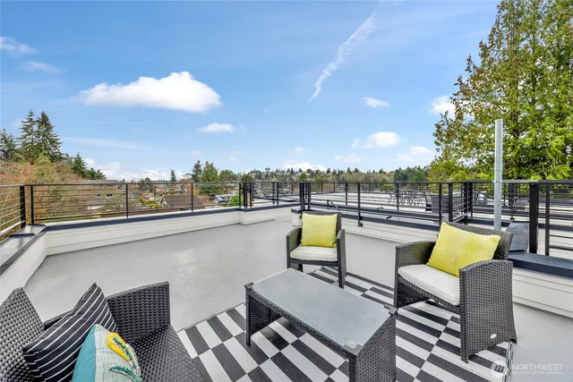 $799,950 | 4048 32nd Avenue West, Unit B, Seattle, WA 98199