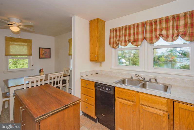 24336 Half Pone Point Road Hollywood, MD 20636 - Photo 14 of 23 Kitchen