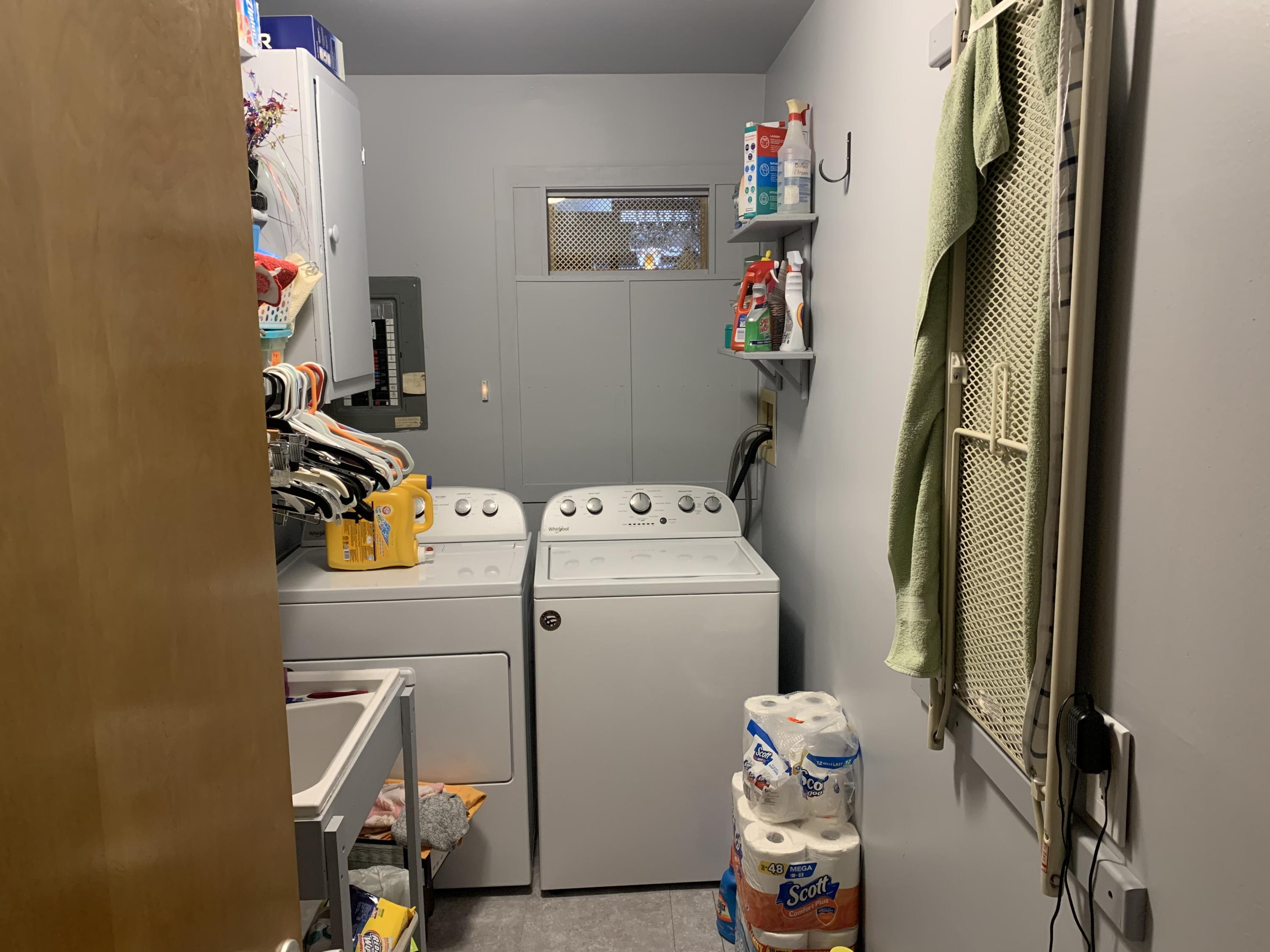 105 Seaspray Road Manahawkin, NJ 08050 - Photo 22 of 25 a utility room with dryer and washer