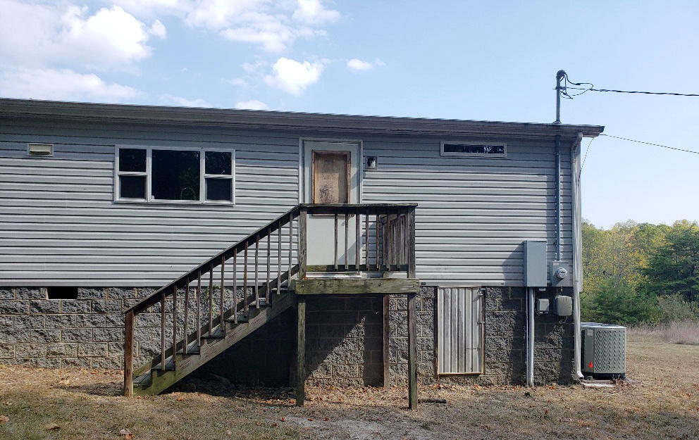 1008 Bennettown Road Covington, VA 24426 - Photo 2 of 16 IMG_4178_020
