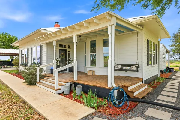 $870,000 | 6673 Center Point Road, San Marcos, TX 78666