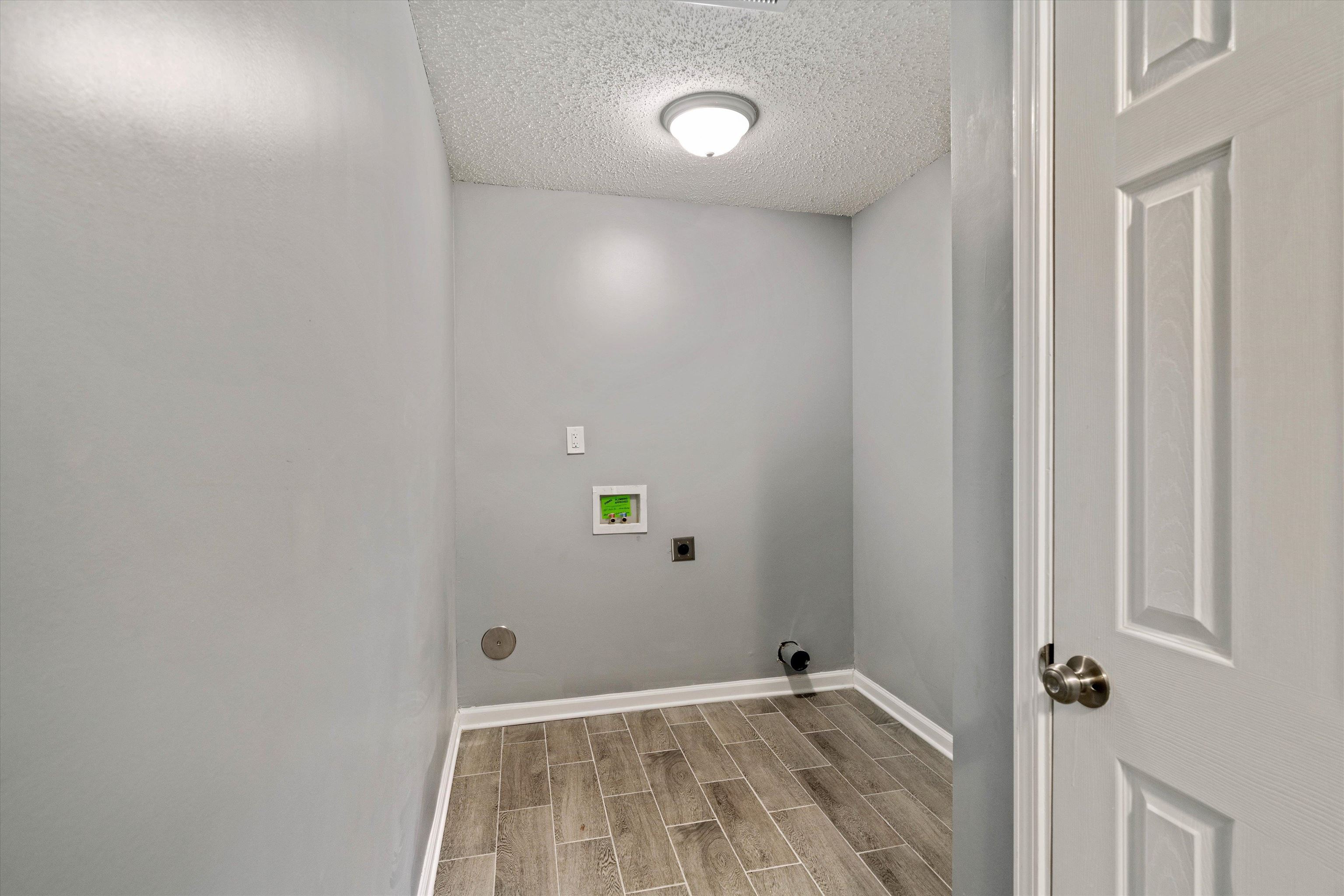 487 Delta Road Memphis, TN 38109 - Photo 15 of 25 a view of an empty room