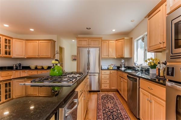 1045 Bay Road Hamilton, MA 01982 - Photo 12 of 27