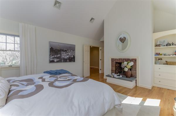1045 Bay Road Hamilton, MA 01982 - Photo 20 of 27
