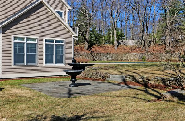 1045 Bay Road Hamilton, MA 01982 - Photo 5 of 27