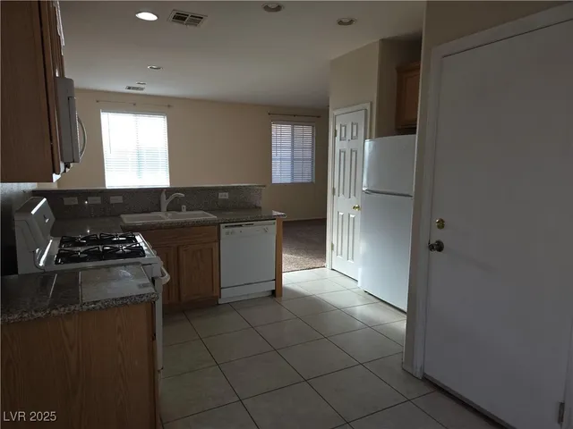 $1,700 | 9769 West Overlook Ridge Avenue, Las Vegas, NV 89148