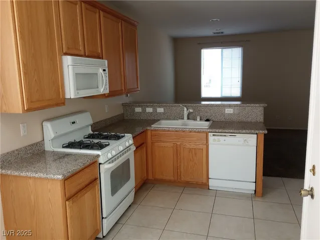 $1,700 | 9769 West Overlook Ridge Avenue, Las Vegas, NV 89148