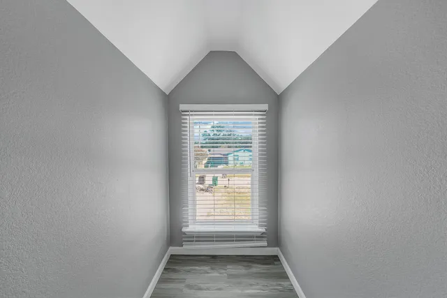 a view of empty room with window