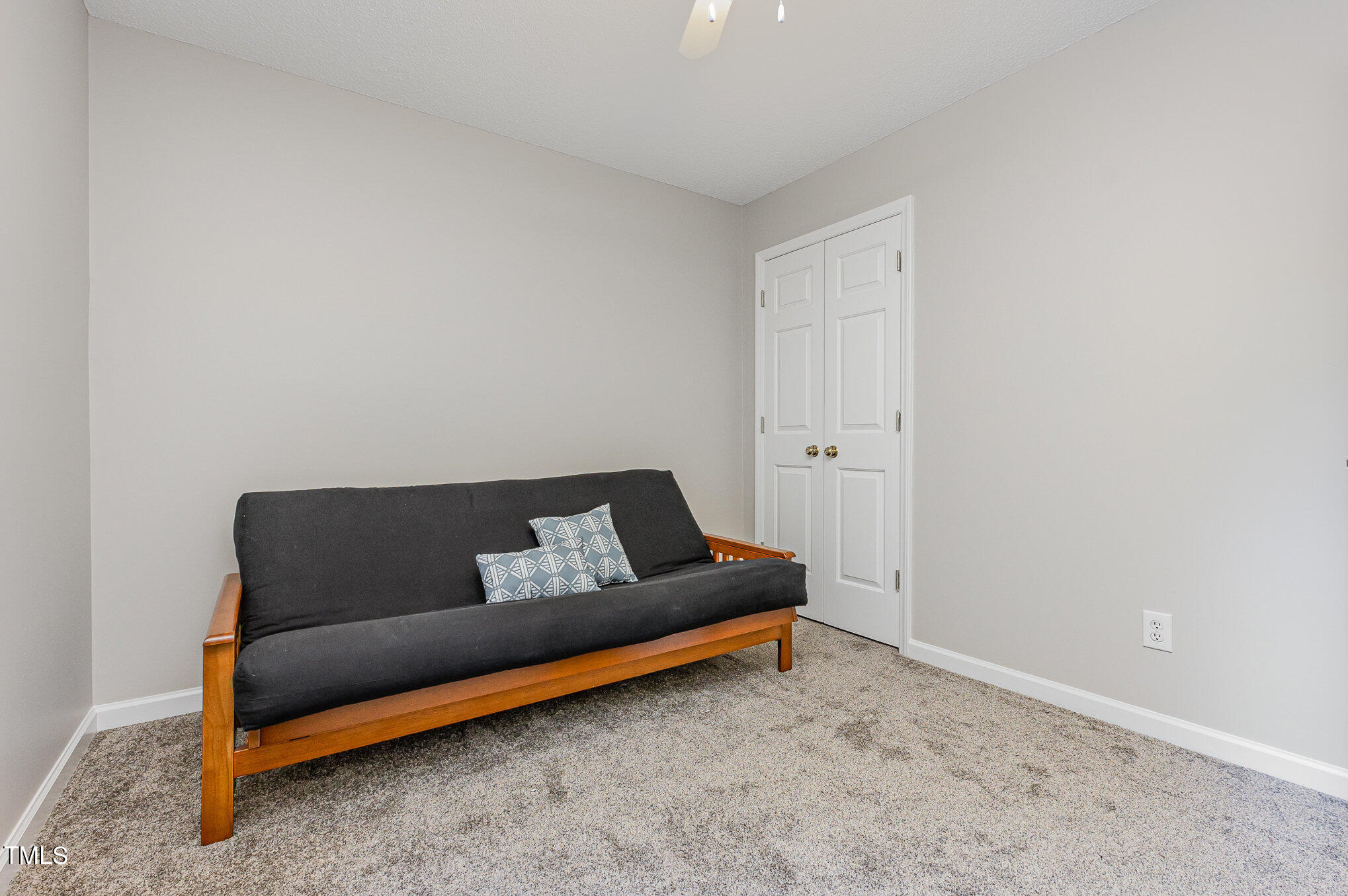637 Coachman Way Sanford, NC 27332 - Photo 16 of 26 a living room with furniture and a couch