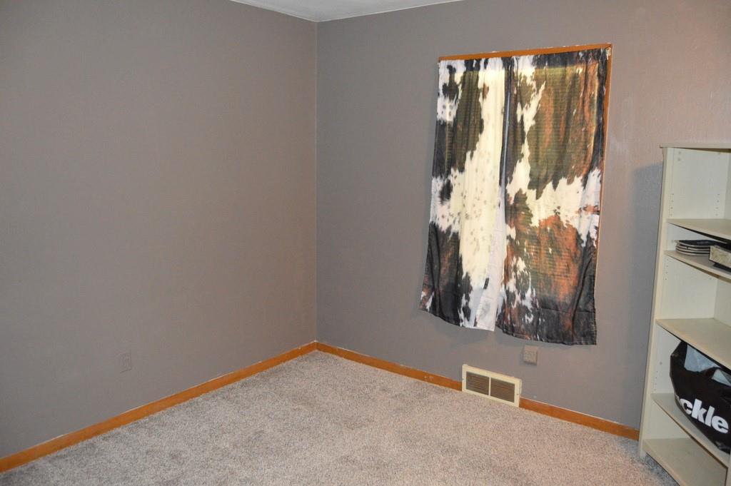 11403 Orchard Road Kansas City, MO 64134 - Photo 12 of 16