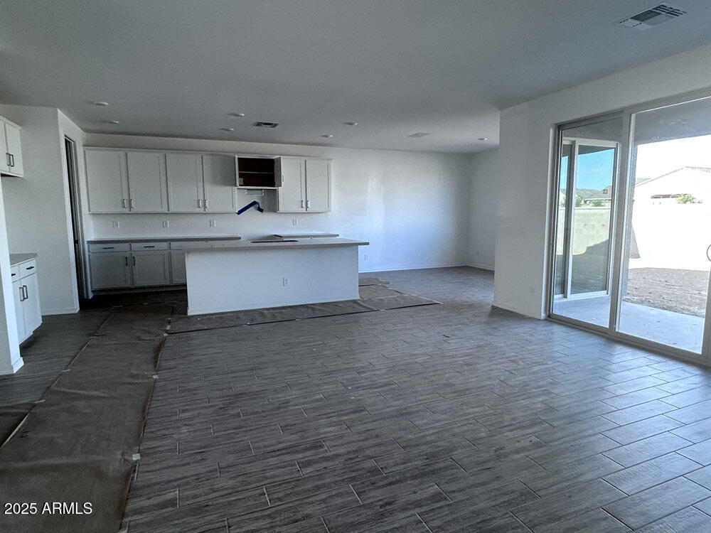 05 KITCHEN 3