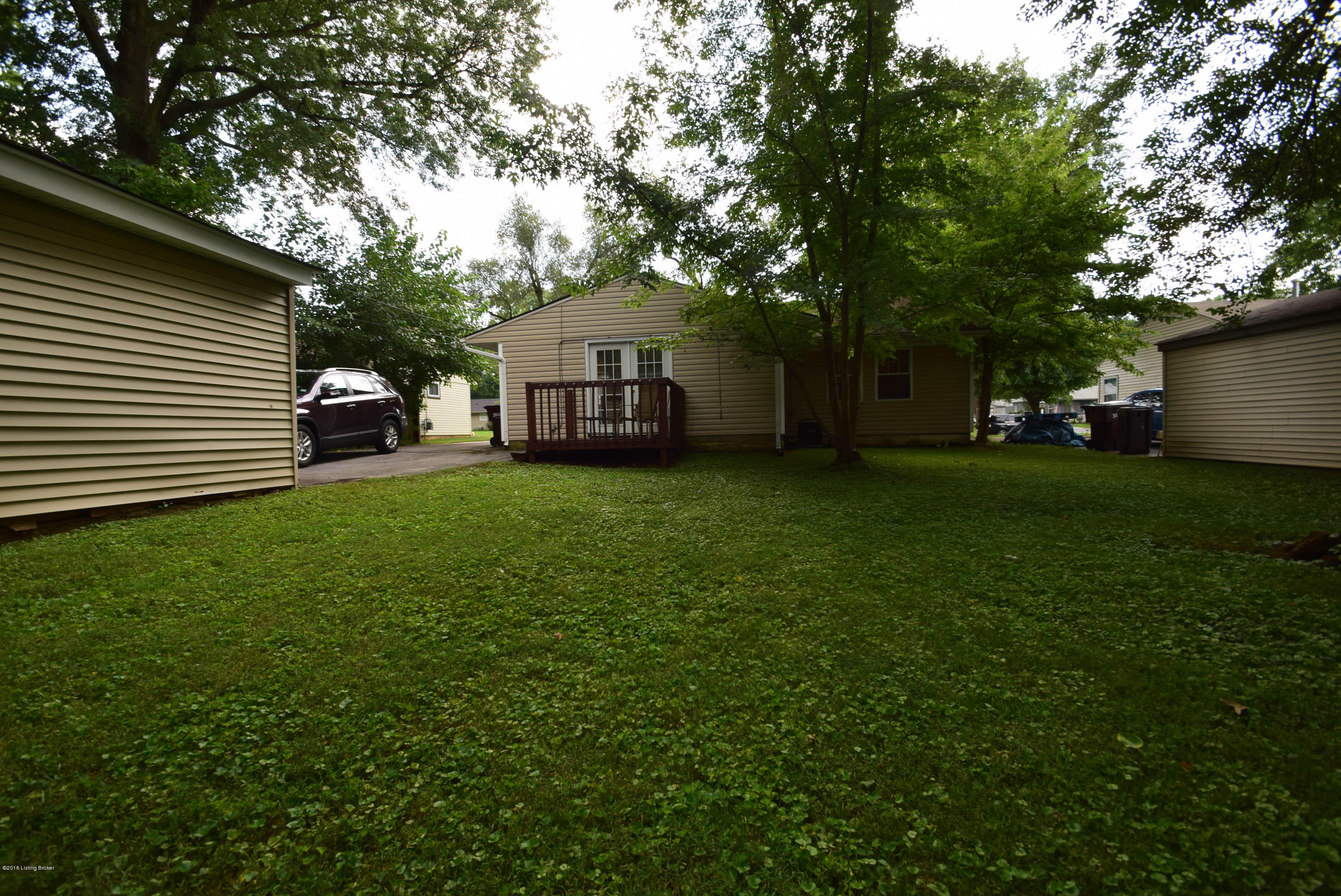 204 Redding Road Louisville, KY 40218 - Photo 17 of 19 Backyard