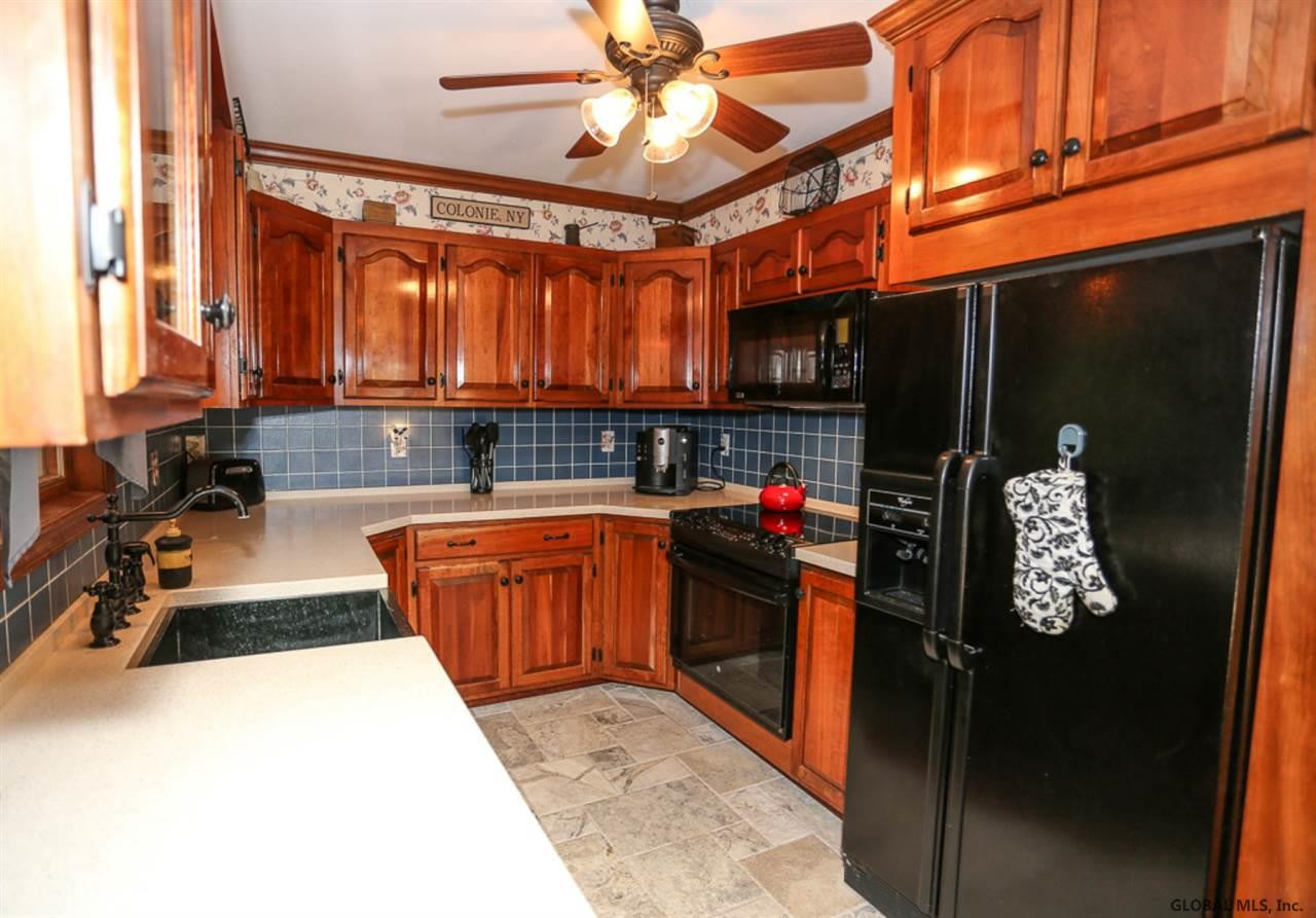 68 Denison Road Schenectady, NY 12309 - Photo 4 of 25 Photo 4