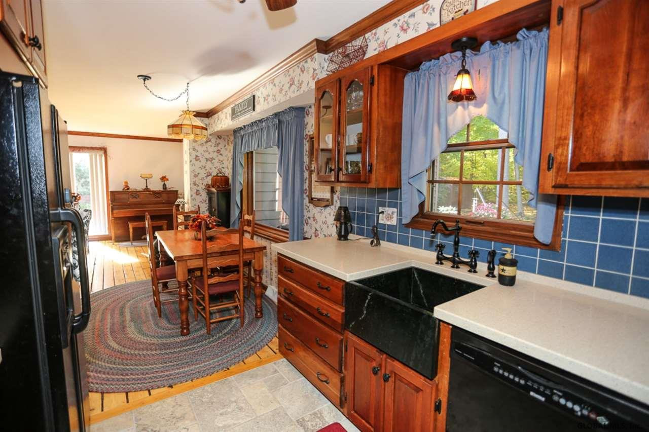 68 Denison Road Schenectady, NY 12309 - Photo 5 of 25 Photo 5