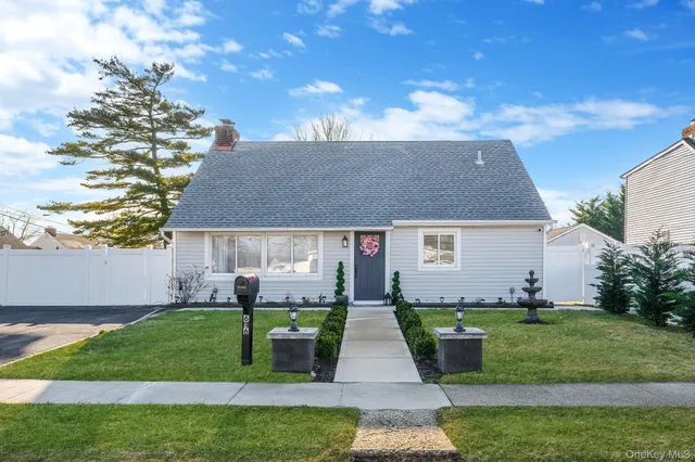 $619,000 | 616 Kenmore Avenue, Copiague, NY 11726