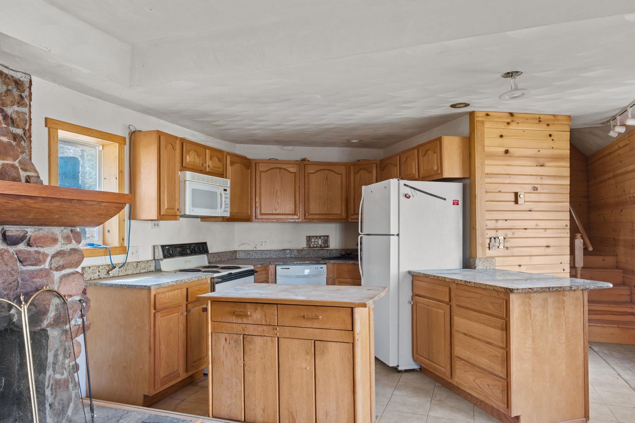 W10636 Cascade Mountain Road Portage, WI 53901 - Photo 6 of 41