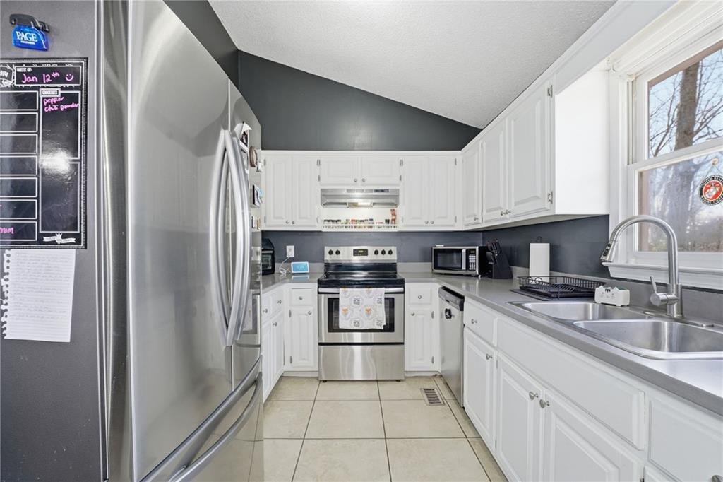 18 Ridgeview Court Southwest Cartersville, GA 30120 - Photo 5 of 31