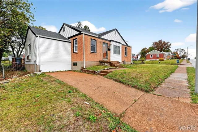 $194,900 | 7401 Morgan Ford Road, St. Louis, MO 63116