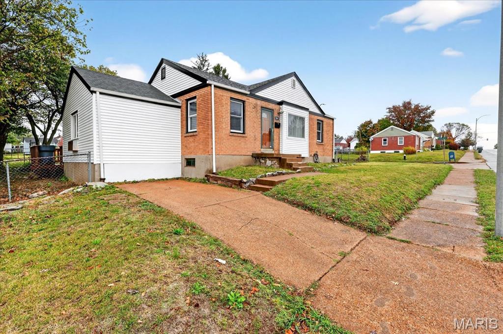 7401 Morgan Ford Road St. Louis, MO 63116 - Photo 2 of 23