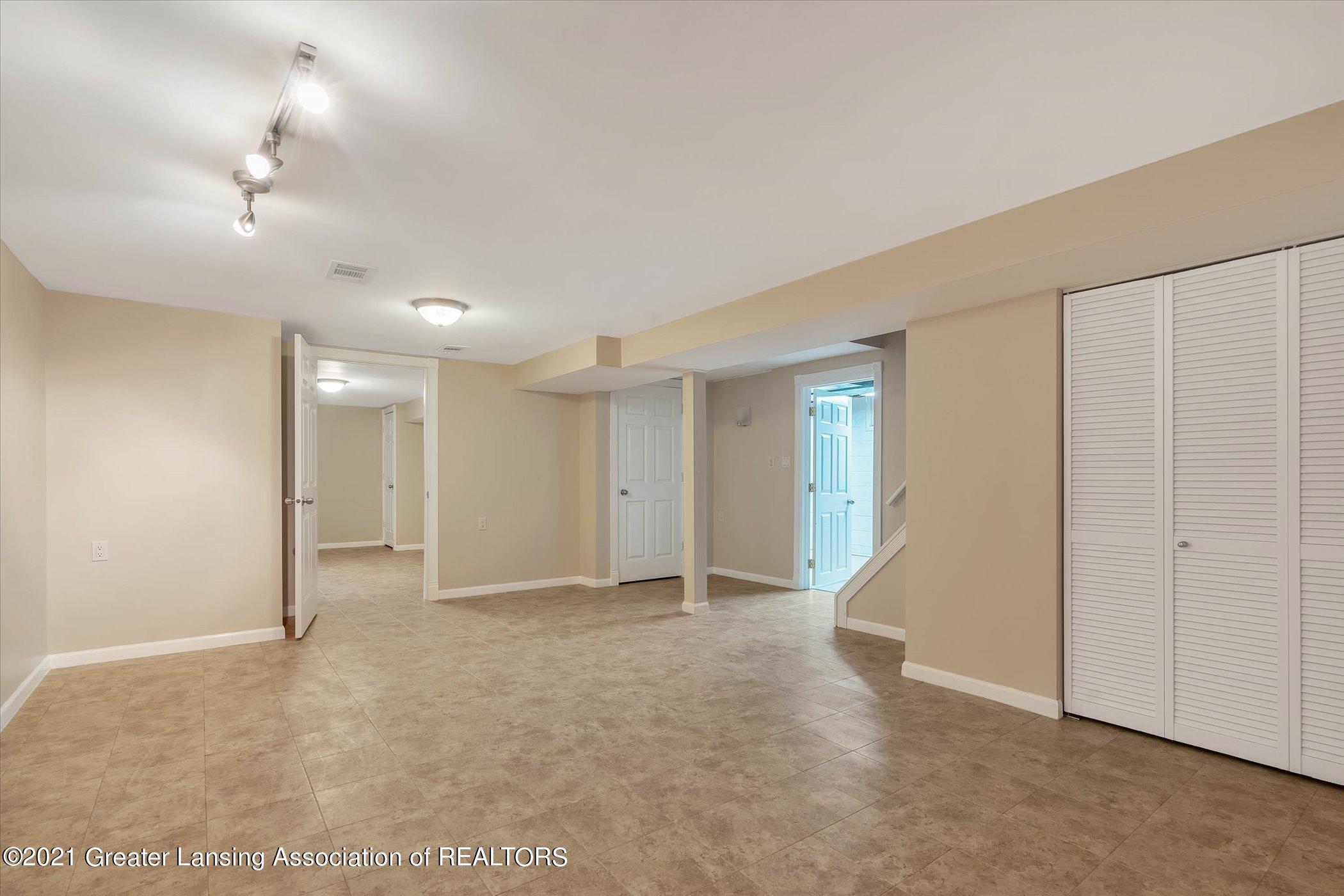 3900 West Grand River Road Owosso, MI 48867 - Photo 29 of 38 30-3900 W Grand River Rd-WindowStill-Rea