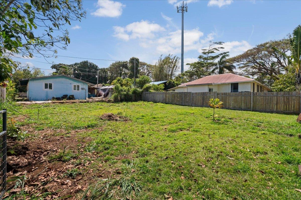 956 Kahealani Street Haiku, HI 96708 - Photo 20 of 27 a view of a house with a yard