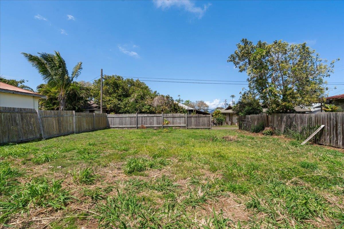 956 Kahealani Street Haiku, HI 96708 - Photo 24 of 27 a view of a backyard