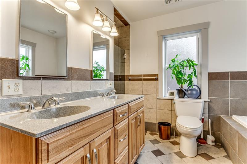 7549 Graymore Road Pittsburgh, PA 15221 - Photo 16 of 25 Gallery Image 16